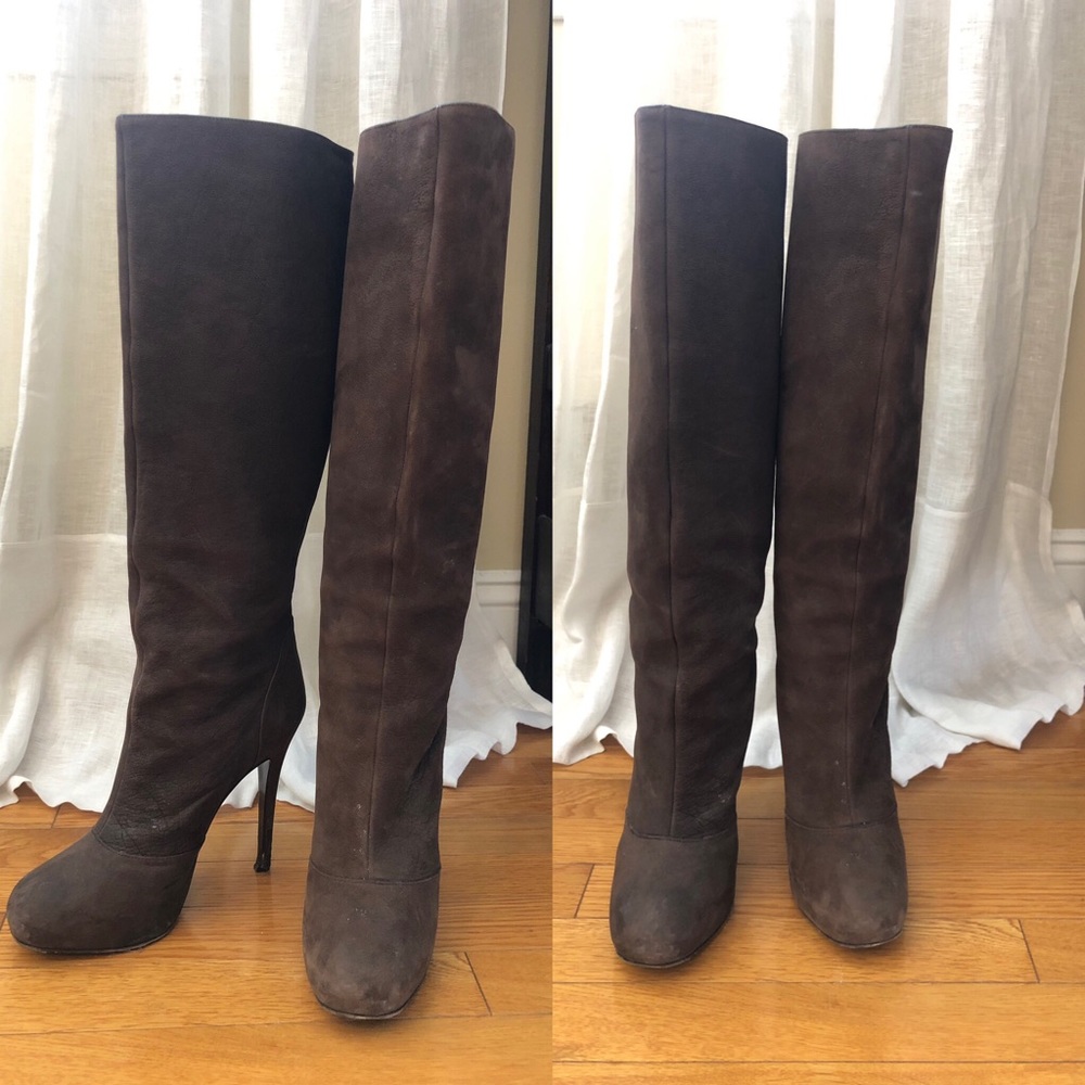 Vera Wang Lavender Brown Suede Boots